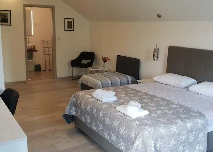 Ke-To Zagreb Airport Rooms