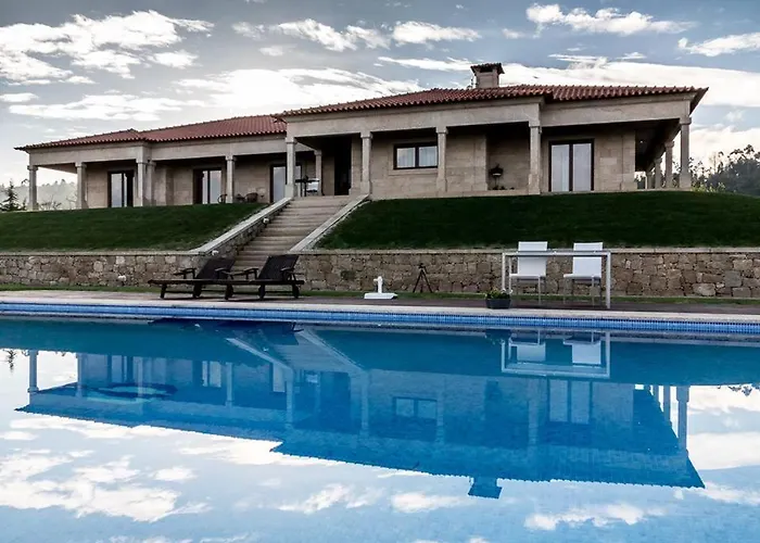 Vila da piscina: Quinta Do Alto