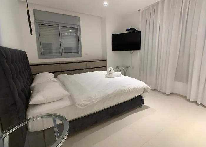 Villalis Bay View