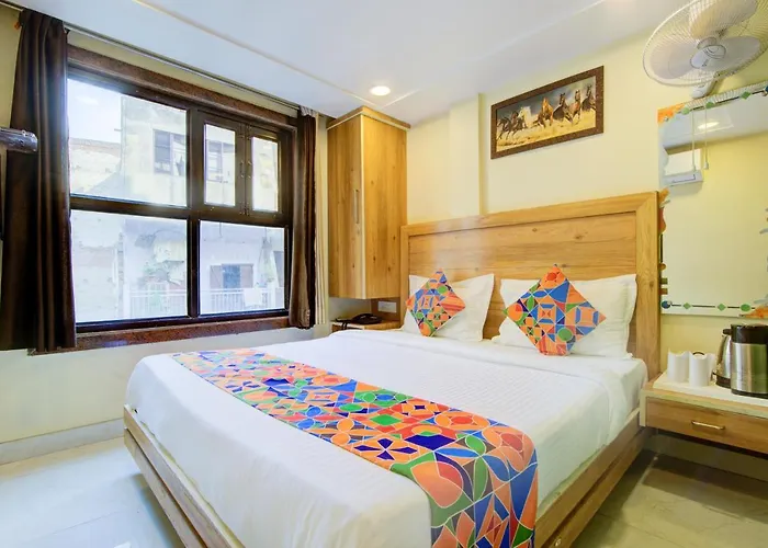 Hotel with view: Hotel Kaushal Palace