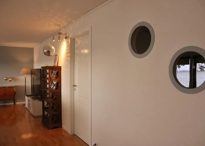 Charming House With Panoramic Sea View Over Braviken!