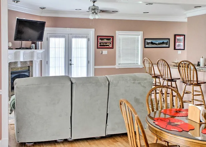 Waterfront Nola Villa: 23 Mi To French Quarter!