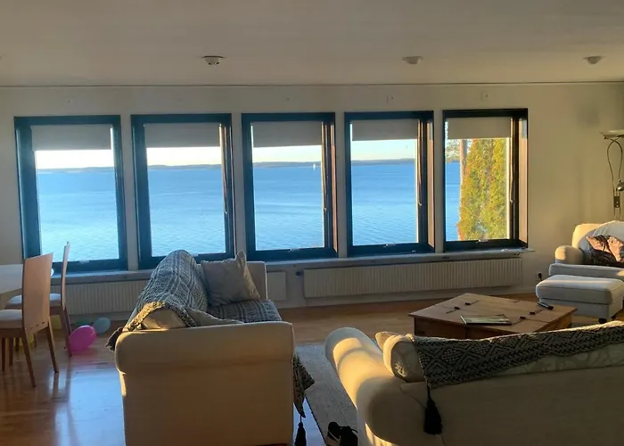 Charming House With Panoramic Sea View Over Braviken!