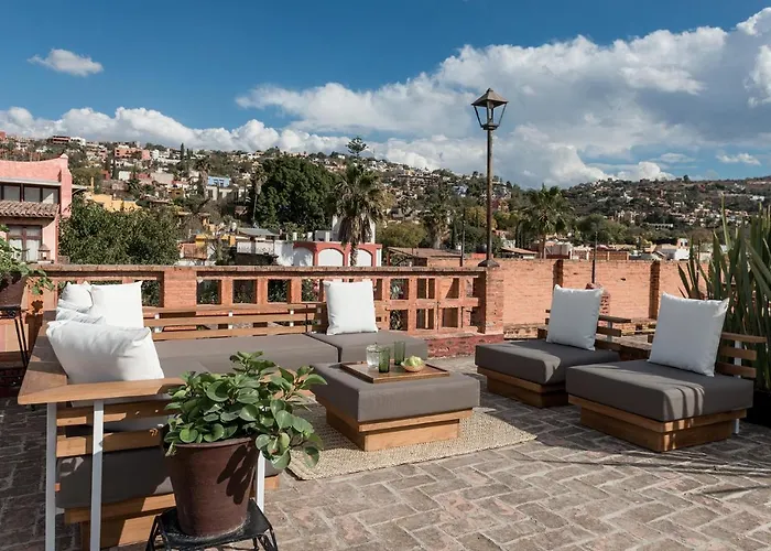 Stunning City Views From Rooftop - Casa Beckmann